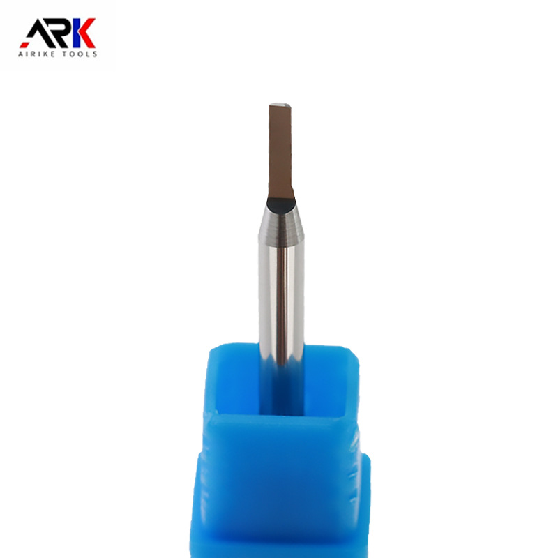 झोंग्येडा स्पष्ट करतो - लाकूडकाम करणाऱ्या मिलिंग कटरसाठी घड्याळाच्या दिशेने किंवा घड्याळाच्या उलट दिशेने फिरणे?