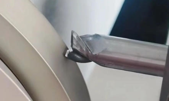 तुम्ही मिलिंग कटर थेट बॉक्सच्या बाहेर वापरला आहे का? अवघ्या अर्ध्या तासात ते कसे चिडले?