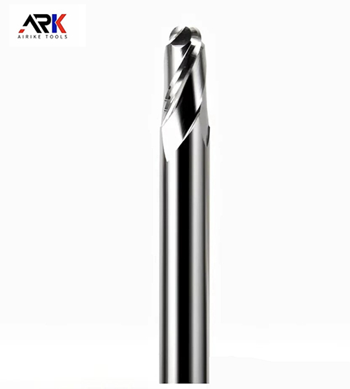 वेल्डेड मिलिंग कटरसाठी रोटेशनल स्पीड कशी निवडावी? कारखाना स्पष्ट करतो